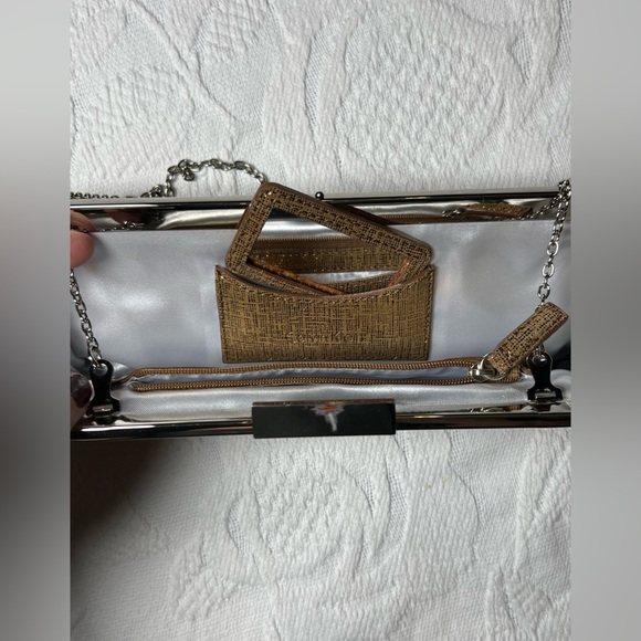 Calvin Klein Chic Gold Evening Clutch, with chain, snap closure, mirror included - Picture 6 of 9